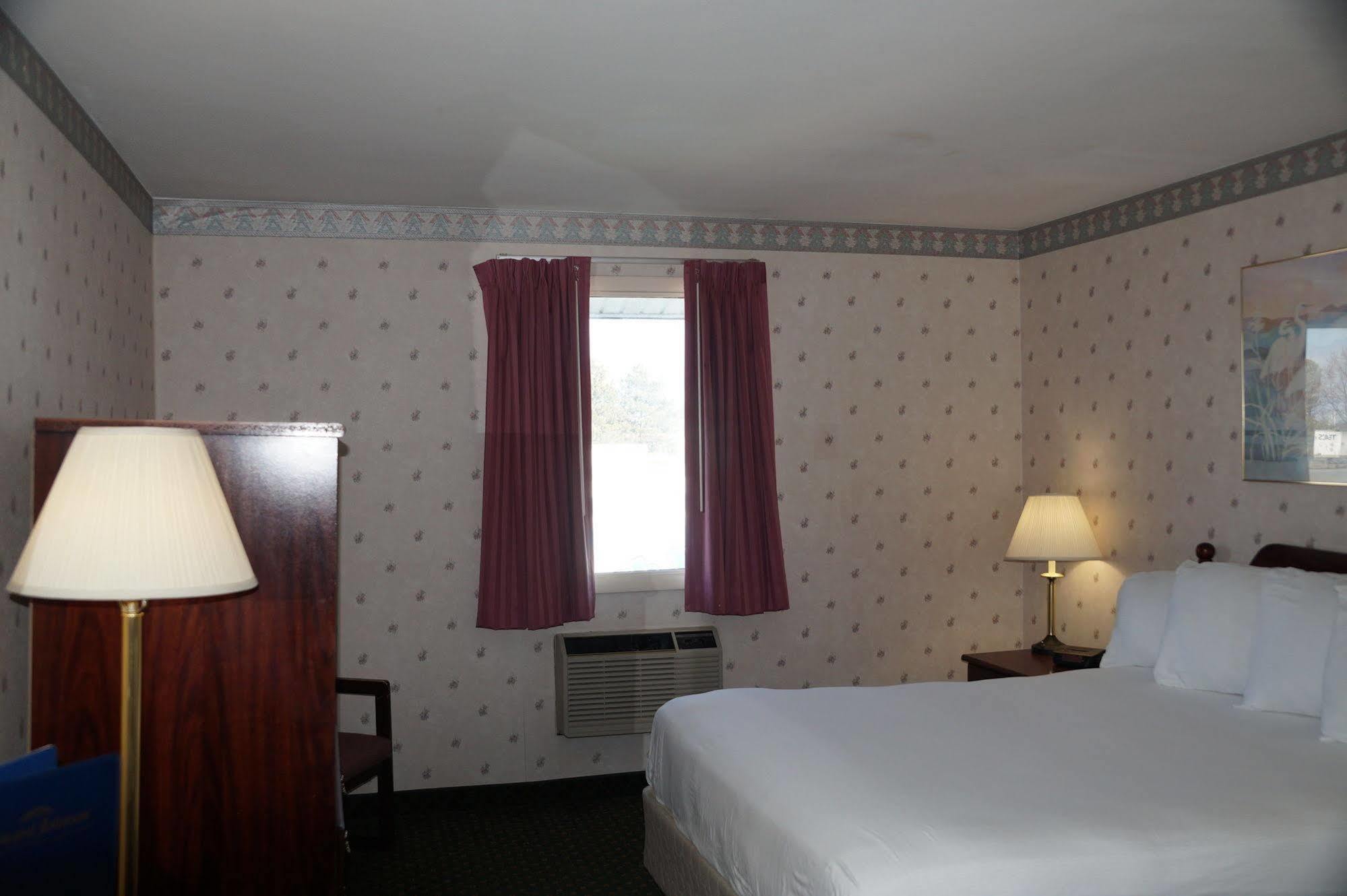 Magnuson Hotel East Syracuse Exteriör bild